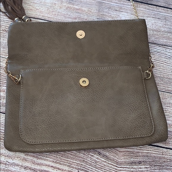Taupe Chainlink Crossbody - Picture 4 of 6
